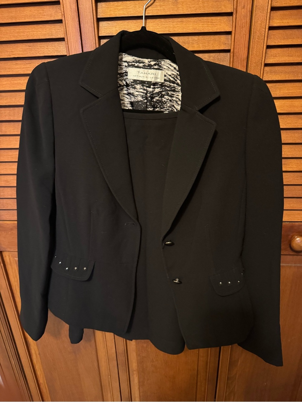 Tahari Black Women’s Suit